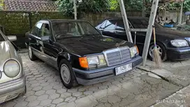 w124 Mercy boxer lis Becak 1986 AT