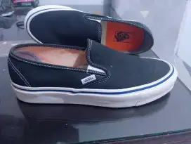 Dijual Sepatu Vans original kondisi 95% baru 2x pakai