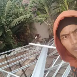Rangka atap baja ringan