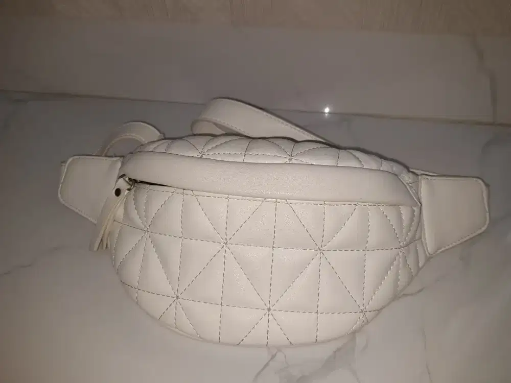 Tas Selempang Pull & Bear