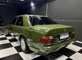 Mercedes Benz E220 W124 Boxer Avantgarde 1994 M/T