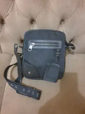 Mulus .authentic tas selempang .sling bag hugo boss