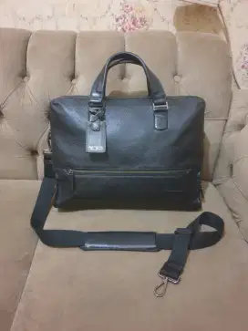 Mulus .authentic tas selempang .messenger tumi limitet