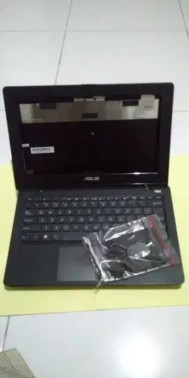 Casing Laptop Asus X200M + Keyboard + Touchpad Bekas