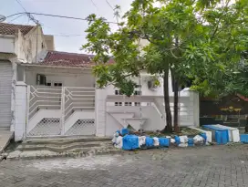 Jual/sewa rumah full furnished baru renovasi di Kutisari Indah
