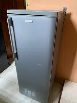 Kulkas Electrolux ERM1800PB-RID (1 Pintu)