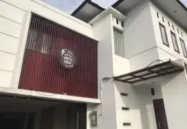 Kost Eksklusif Karyawan The Little White House Medan