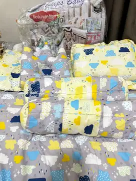 Bedcover Tulips Bayi 1 set isi 4
