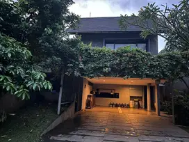 DIJUAL RUMAH SIAP HUNI DI JL CEMPAKA BINTARO, JAKSEL