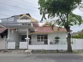 DIJUAL RUMAH BISA UNTUK USAHA DI KLAMPIS SECOND ROAD