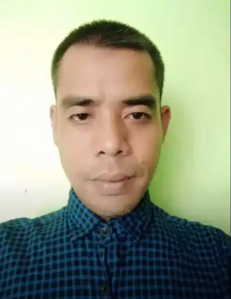 Pencari kerja Helper / kenek mobil barang