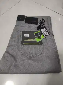 Celana Jeans Boss Abu - Abu / Grey Size : 33
