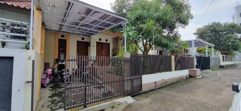Rumah Tinggal Menawan untuk Disewa (Semi Furnished)-Harga per 3 Bulan