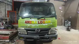 HINO DUTRO engkel long 2012 bak triway