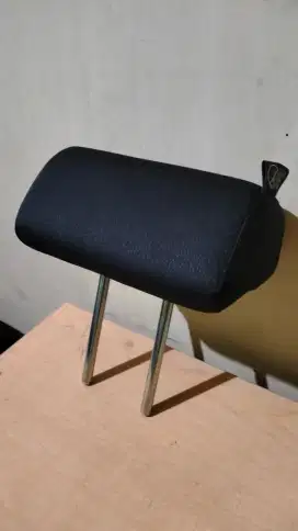 Headrest jok tengah Inova reborn dan zenix