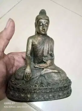 Patung Budha Fiber