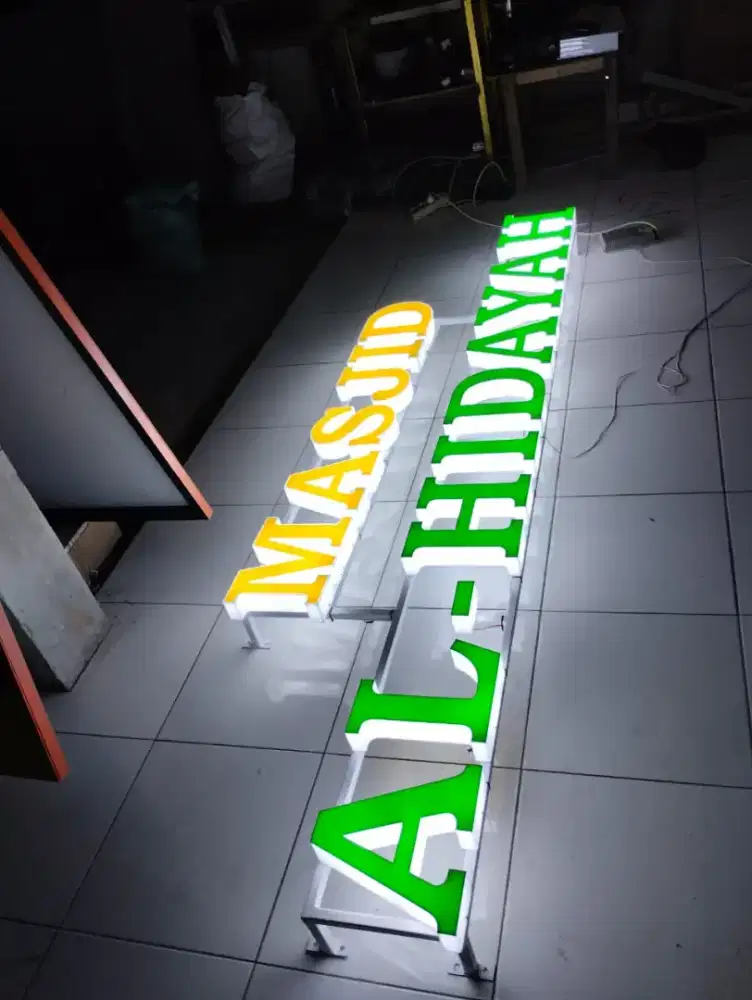 Huruf timbul led