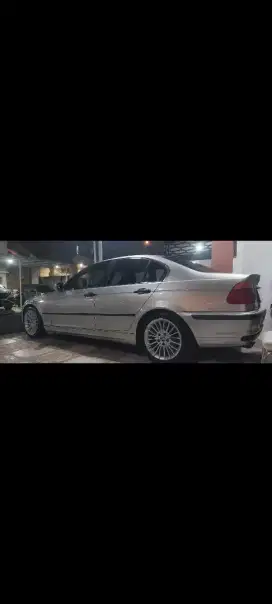 Bmw e46 323i tahun 2000