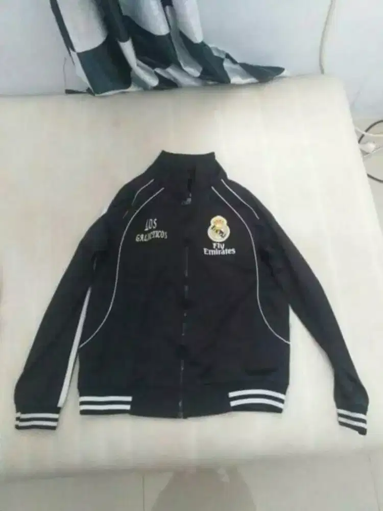 Jaket bekas real madrid