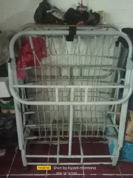 Tempat tidur lipat setanlis