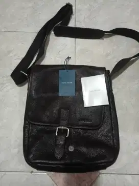 Tas Pria merk COLE HAAN