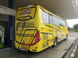 Sewa bus pariwisata