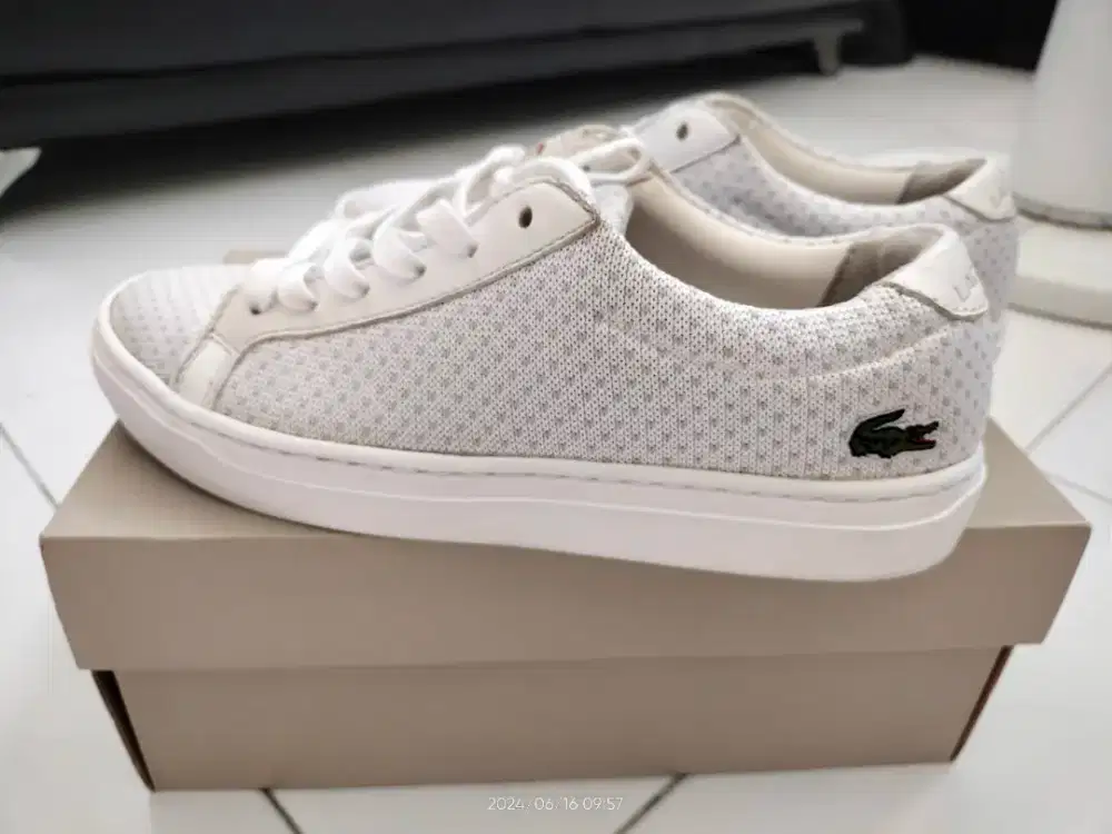 Sepatu Lacoste authentic unisex bekas