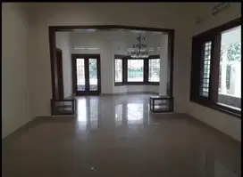 Disewakan Rumah Cocok Untuk Kantor / Cafe Di Sayap Dago
