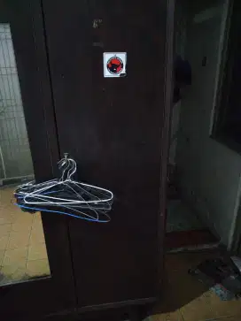 Lemari pakaian 3 pintu