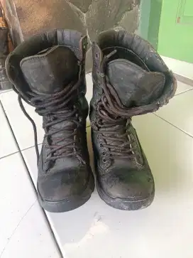 Sepatu pdl ukuran 43