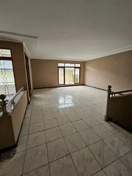 Dijual/Sewa Rumah Luas di Batununggal