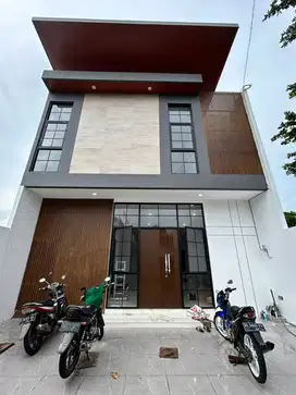 DIJUAL RUMAH 2 LANTAI DI SUTOREJO MODERN STYLE