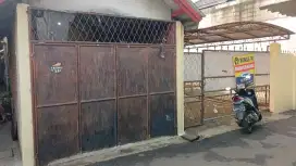 Rumah murah luas disewakan dikontrakan cocok untuk usaha rumahan
