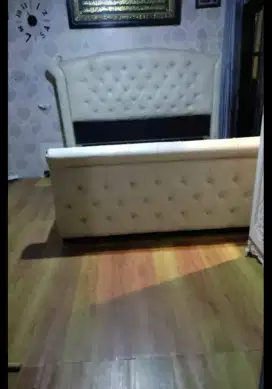 Divan jaguar stalle kain bludru mewah modern bergaransi