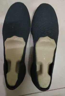 DI JUAL 1 SEPATU SKECHERS
