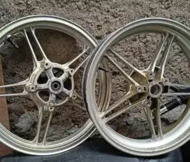 Veleg R15 v2 depan bkang + gear