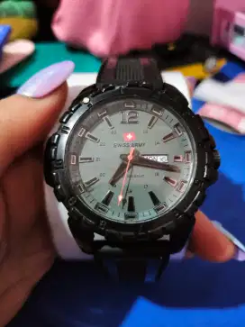 Jam tangan Swiss Army