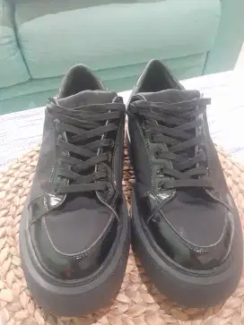 Sepatu Prada Milano