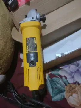 Gurinda de walt DW 810
