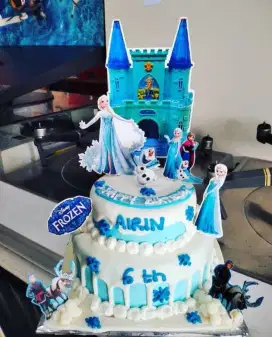 Kue ultah / ulang tahun frozen 2 tingkat