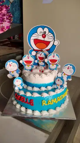 Kue ultah / ulang tahun doraemon 2 tingkat