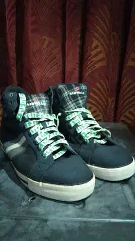 Sepatu 44 airwalk ori siap pakai nego cod rungkut ganku ok