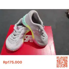 Sepatu new balance bayi