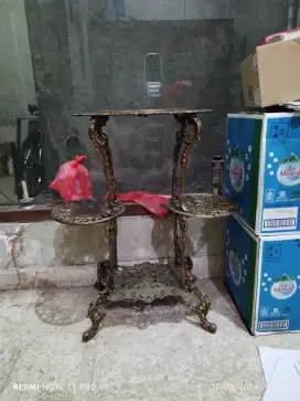 Rak pajangan serba guna