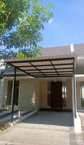 DISEWAKAN RUMAH NORTHWEST PARK CITRALAND UTARA SURABAYA BARAT