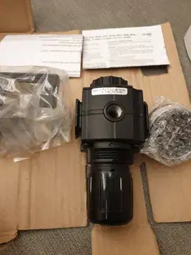 imi norgren regulator with bracket
