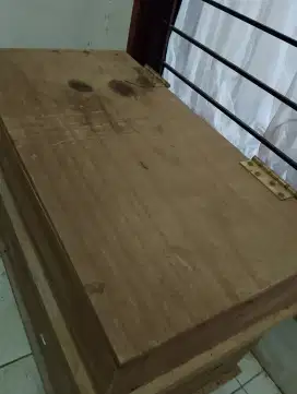 Kotak Penyimpanan bahan kayu Belanda