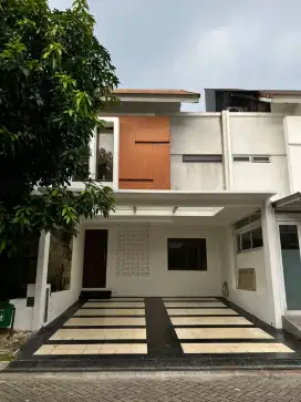 Rumah Discovery Bintaro Jaya siap huni, sudah renovasi, harga murah