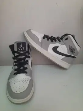 Sepatu Nike Air Jordan 1