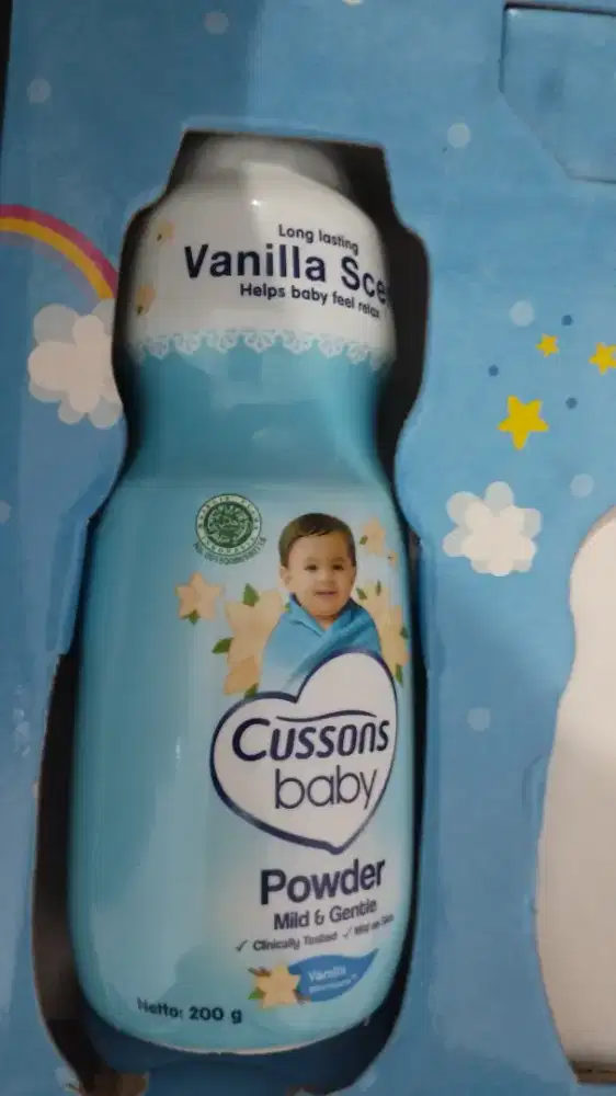 Bedak cussons baby powder bedak tabur 200gr